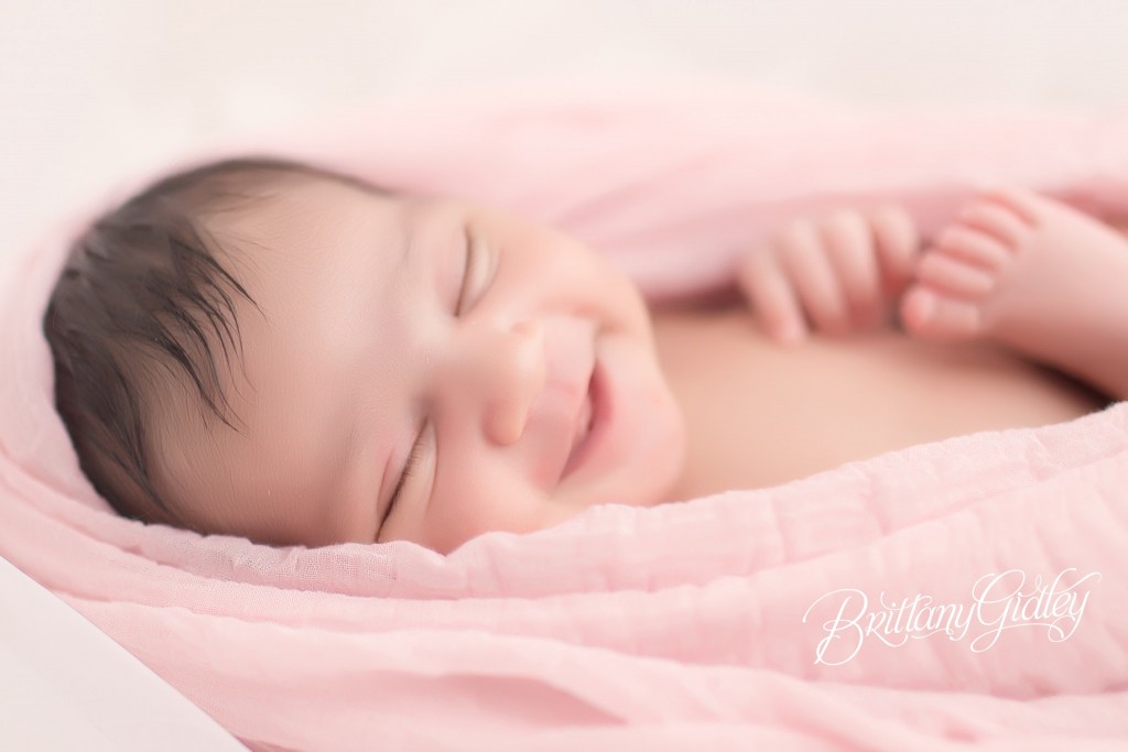 Family Newborn Photographer | Newborn Baby Girl | Newborn Smiling