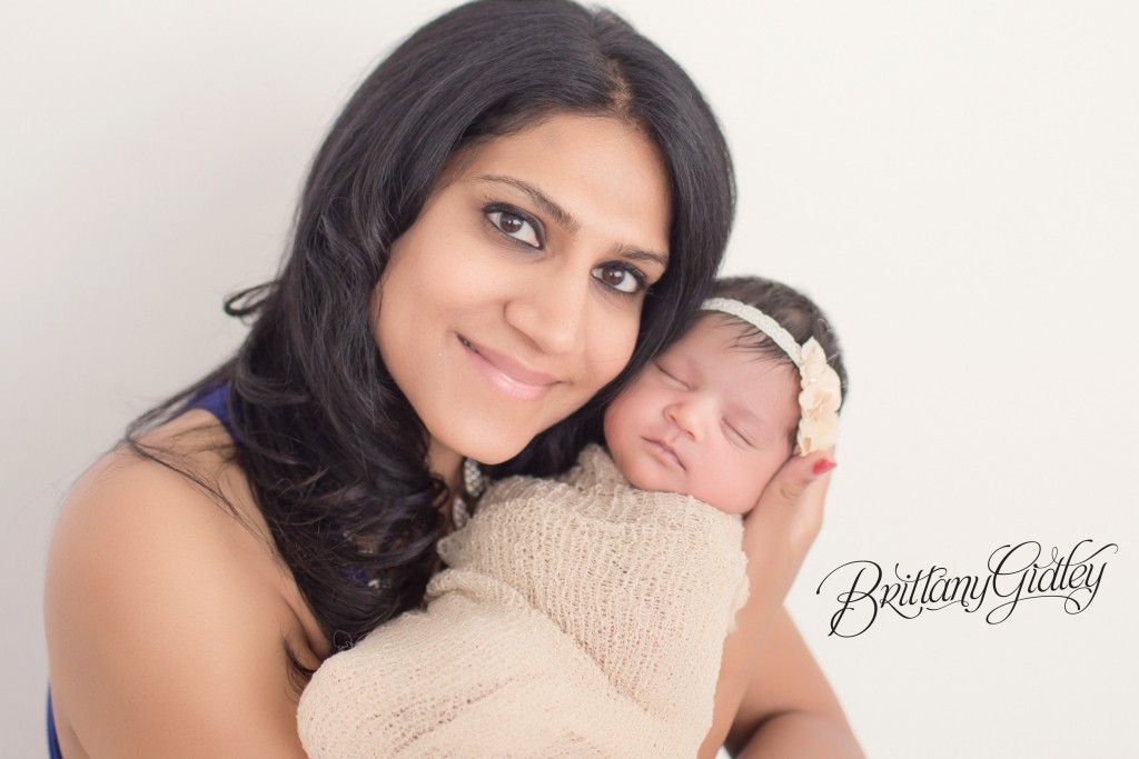 Family Newborn Photographer | Newborn Baby Girl | Newborn Smiling