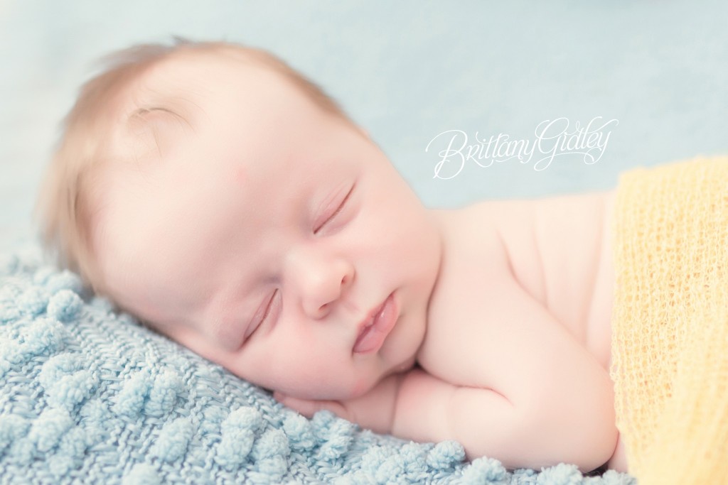 Newborn Photography Studio | Cleveland, Ohio | Start With The Best | Smiling Baby