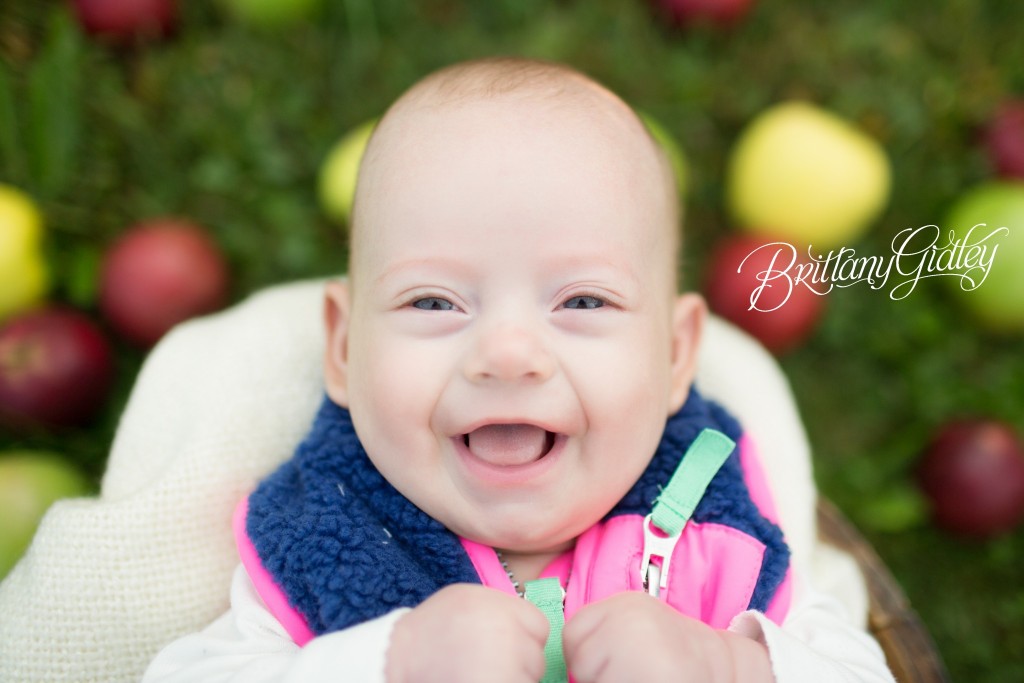 3 month baby | Apple orchard | Baby photography | Baby photographer | Cleveland | Start With The Best