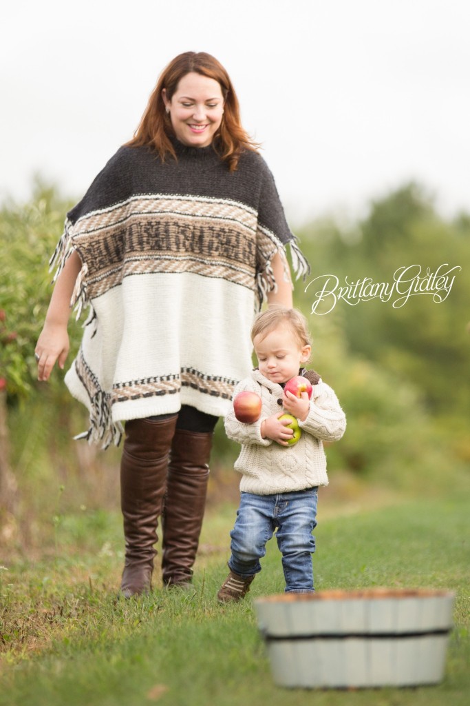 Family | Apple Orchard Photo Shoot | Fall | Start With The Best | Gates Mills Ohio