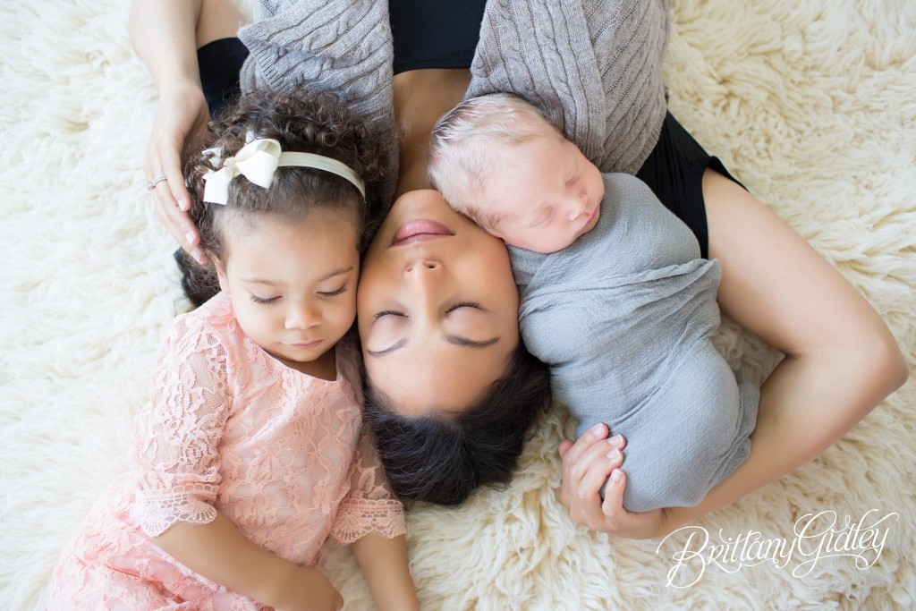 Mother and Children | Lifestyle Newborn Photo Shoot