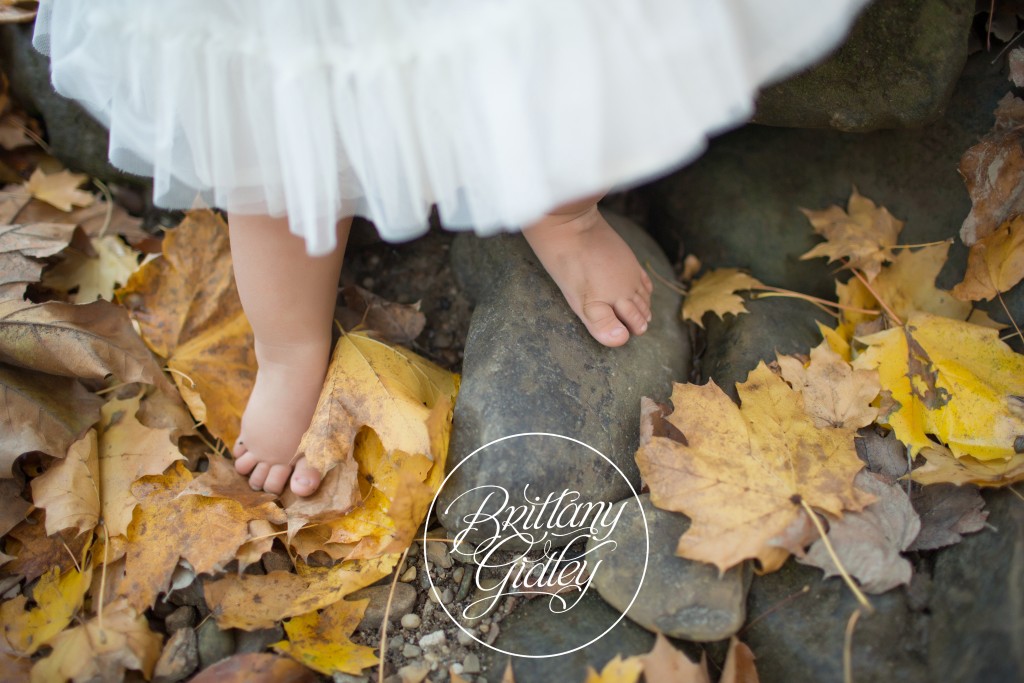 Baby Feet | Chagrin Falls, Ohio | Family | Photographer | Baby Photography | 12 Months