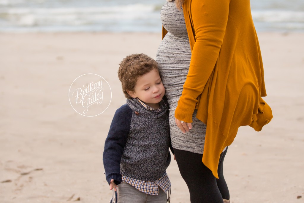 Pregnancy Announcement | Beach | Cleveland, Ohio