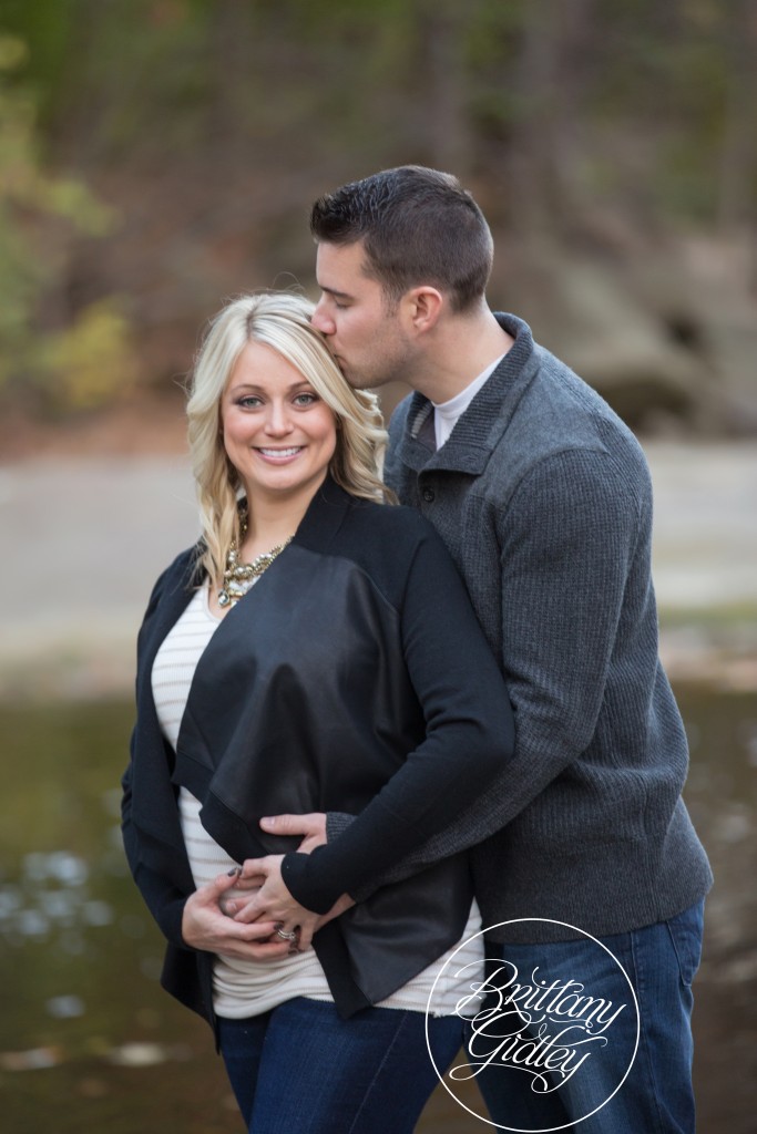 Fall Maternity Photo Shoot | Fortier Park | Olmsted Falls, Ohio | Fall Portraits | Maternity | Pregnancy