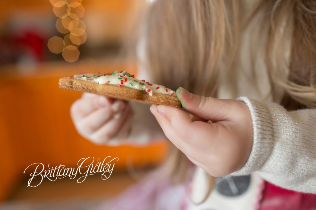 Christmas Traditions | Christmas Cookies | Cleveland Ohio | Start With The Best | Dream Session | Lifestyle Photography | Brittany Gidley Photography LLC