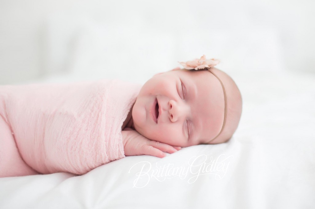 Cleveland Newborn Photographer | Newborn Poses | Cleveland, Ohio | Best Newborn Photographer