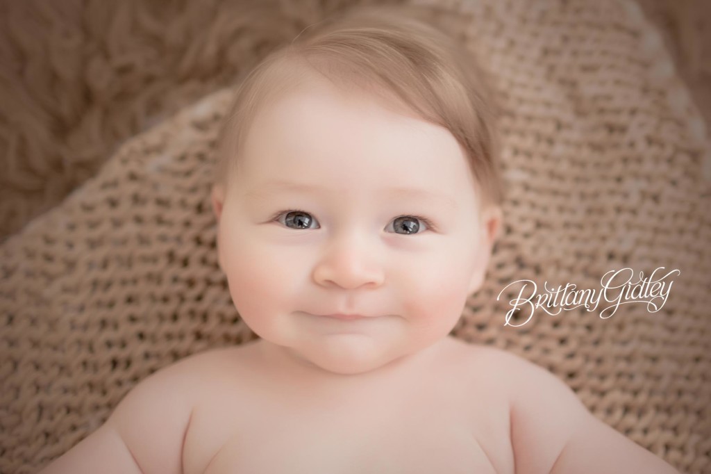 Best Baby Photographer | 6 Month Old | 6 Month baby Photo Shoot | Classic Baby Photography | Cleveland's Best Photographer