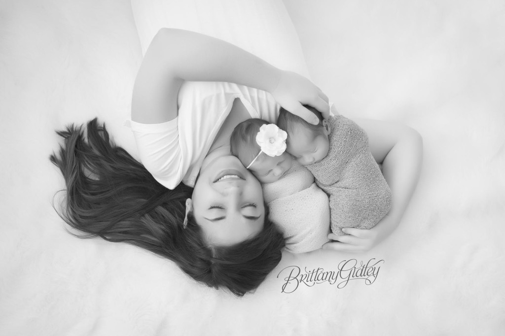 Twin Family Photographer | Cleveland Ohio Newborn Photographer | Twin Newborn Session | Start With The Best | Brittany Gidley Photography LLC