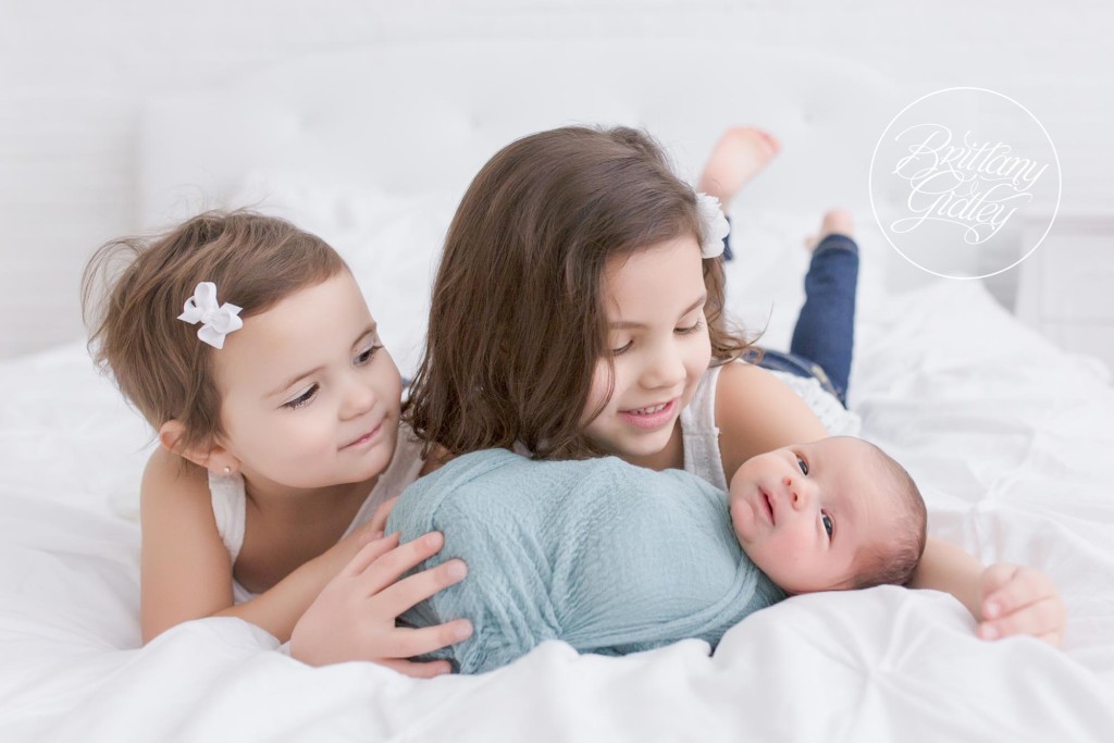 Newborn Photographer | Cleveland Ohio | Newborn Baby Boy | Big Sisters | Photo Shoot