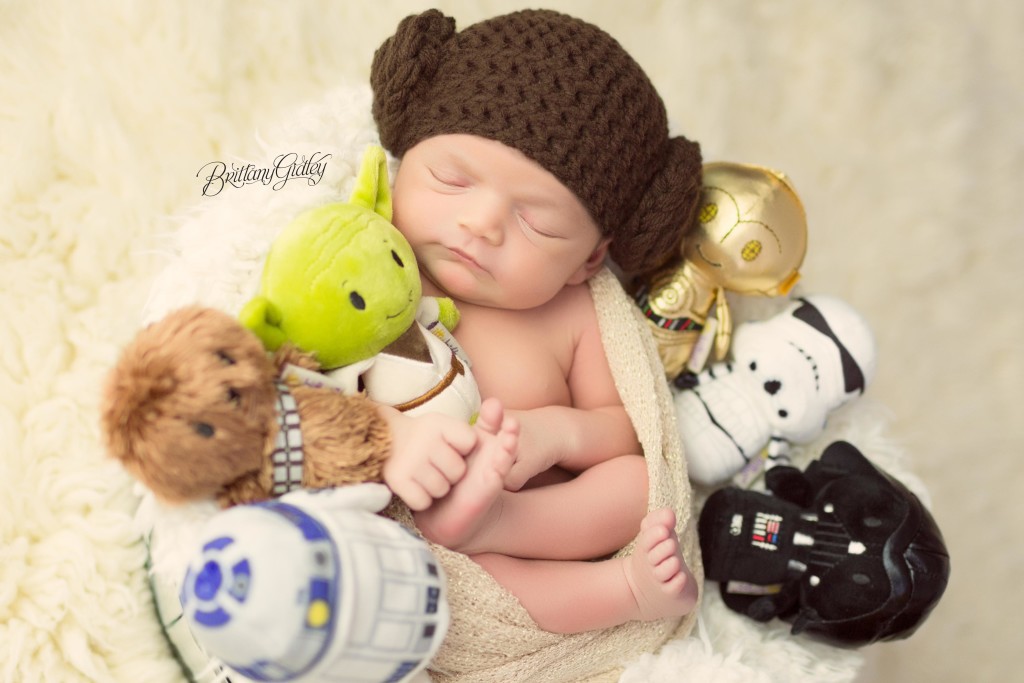 Star Wars Newborn Picture | Star Wars Newborn | Princess Leia Newborn | Baby Princess Leia | Baby Star Wars | Brittany Gidley Photography LLC