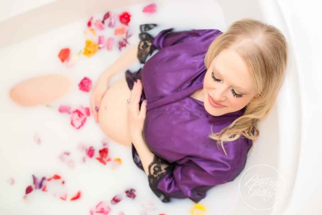 Milk Bath | Pregnancy | Cleveland Ohio | Creative Maternity Portraits