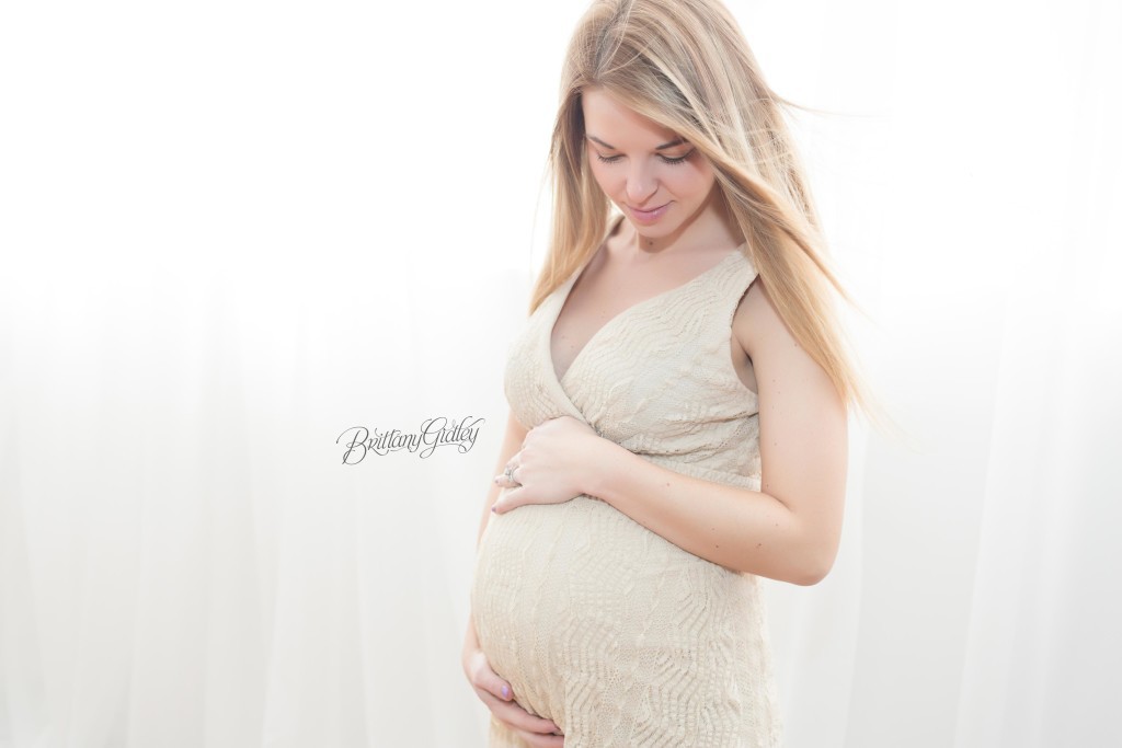 Cleveland Maternity Photographer | Maternity Cleveland Ohio | Pregnancy | Joy | Gorgeous Maternity Inspiration