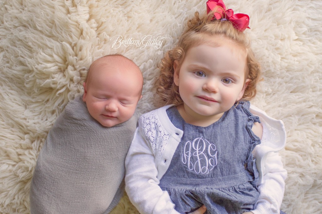 On Location Newborn Photographer | Medina, Ohio | In Home Newborn Session | Cleveland's Best | Brittany Gidley Photography LLC | Siblings