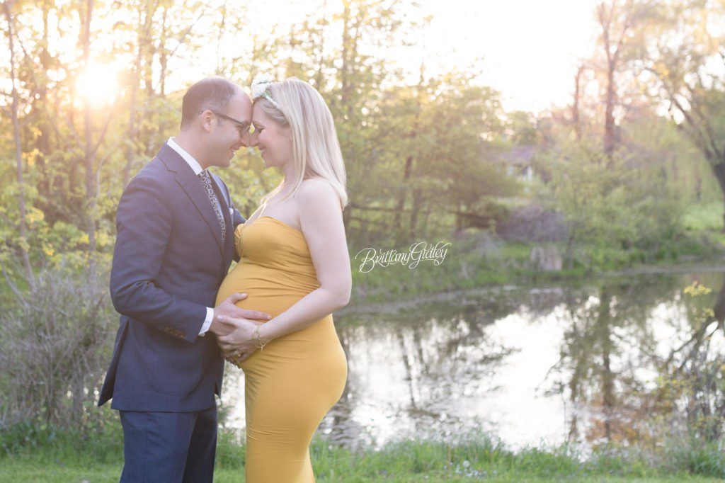 Country Maternity Photography | Kirtland Ohio | Pregnancy Pictures | Start With The Best | Brittany Gidley Photography LLC | Barn Maternity Images