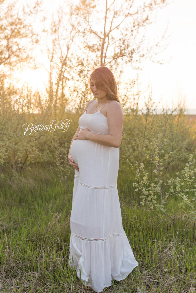 Beach Maternity | Fairport Beach | Pregnancy Photographer | Cleveland Ohio