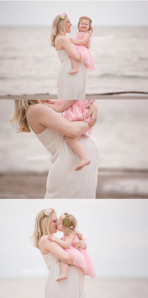 Beach Maternity Pictures | Family | Edgewater Beach Park | Cleveland Ohio