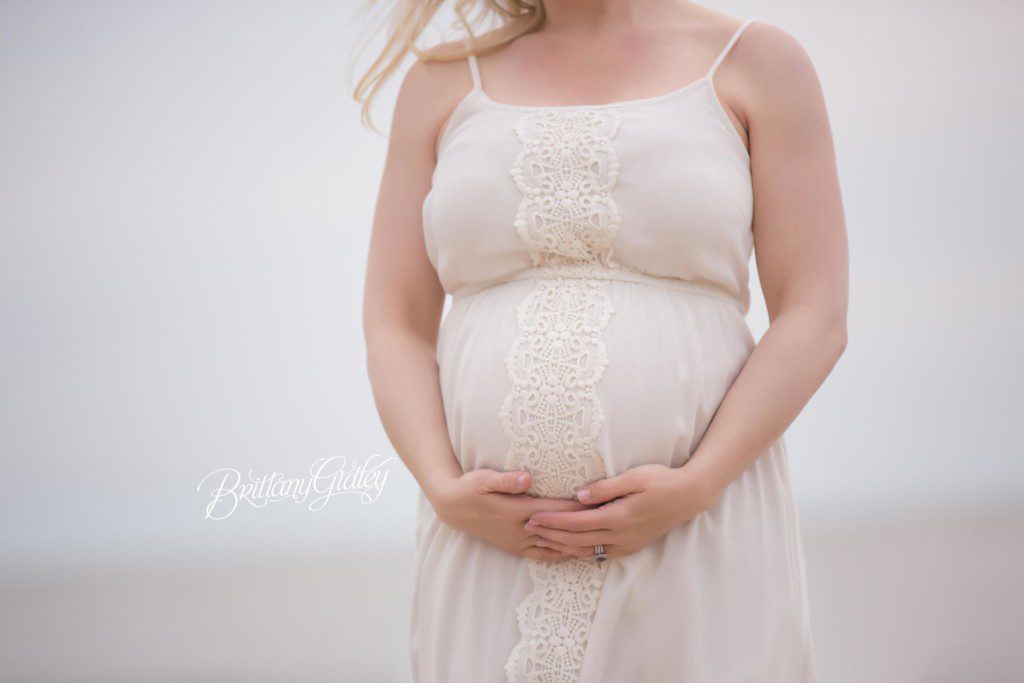 Beach Maternity Pictures | Family | Edgewater Beach Park | Cleveland Ohio
