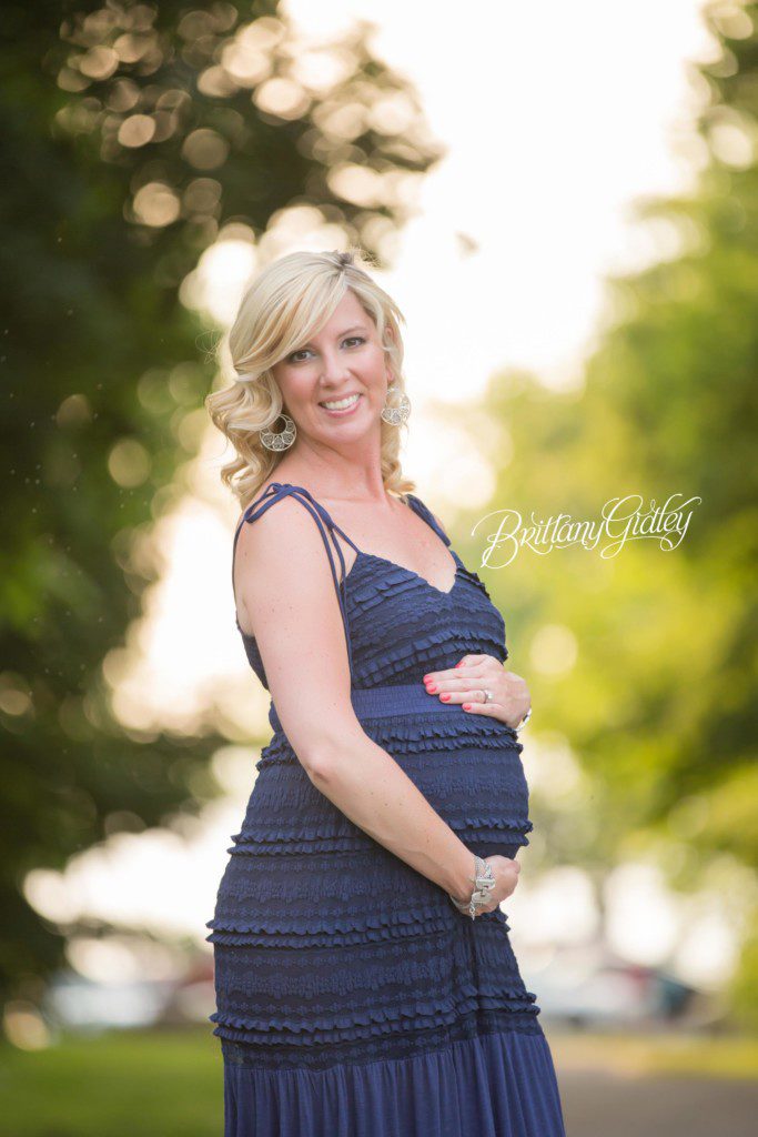 Beach Maternity Photo Shoot | Cleveland Ohio | Edgewater Reservation | Brittany Gidley Photography LLC