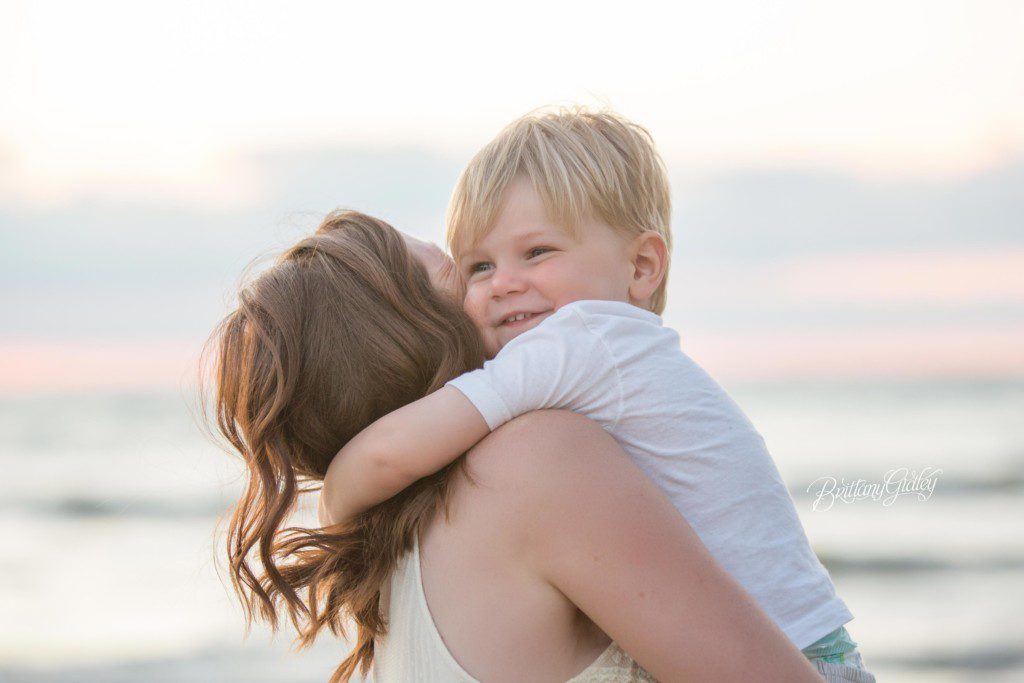 Family | Sunset Photo Shoot | Cleveland Ohio | Edgewater Beach