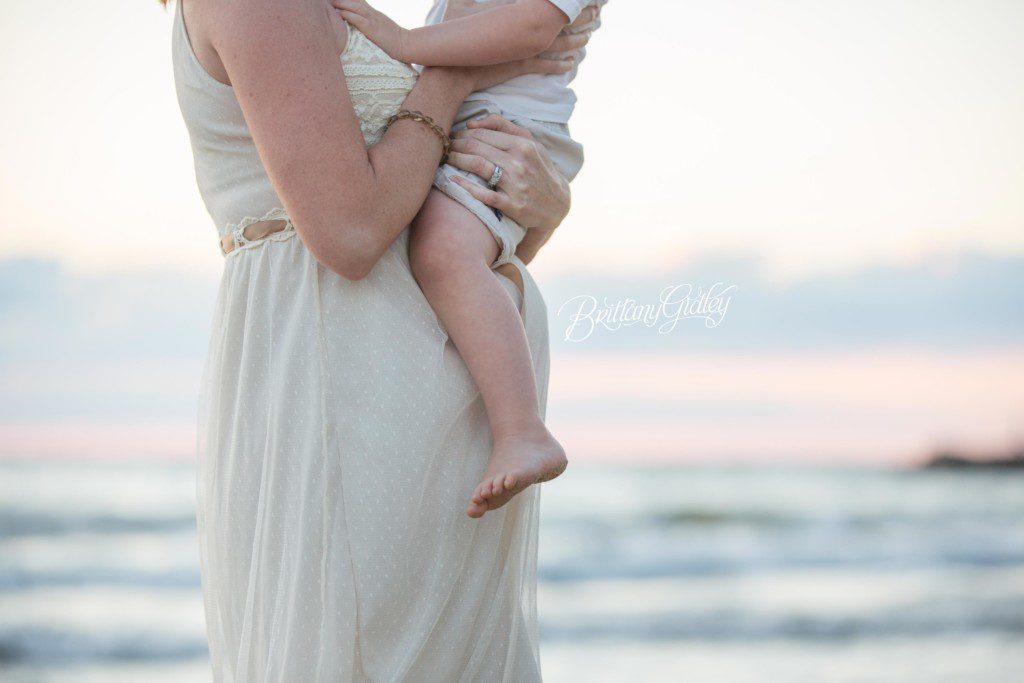 Beach Maternity Photo Shoot | Sunset Photo Shoot | Cleveland Ohio | Edgewater Beach