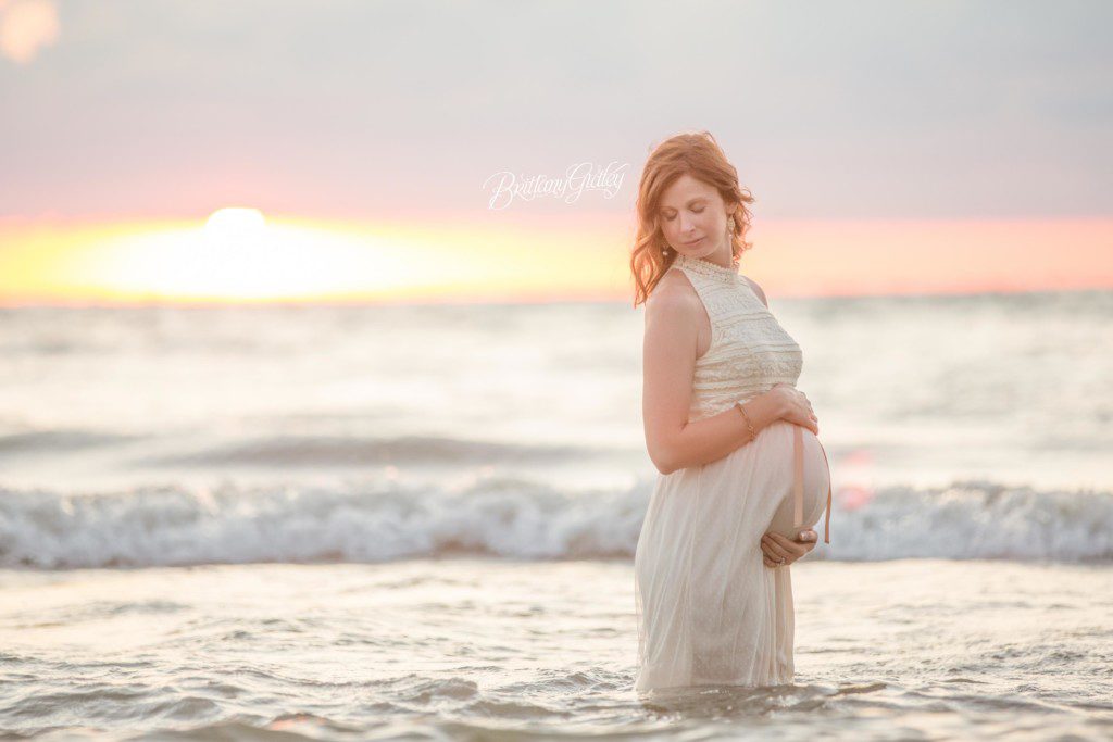 Beach Maternity Photo Shoot | Sunset Photo Shoot | Cleveland Ohio | Edgewater Beach