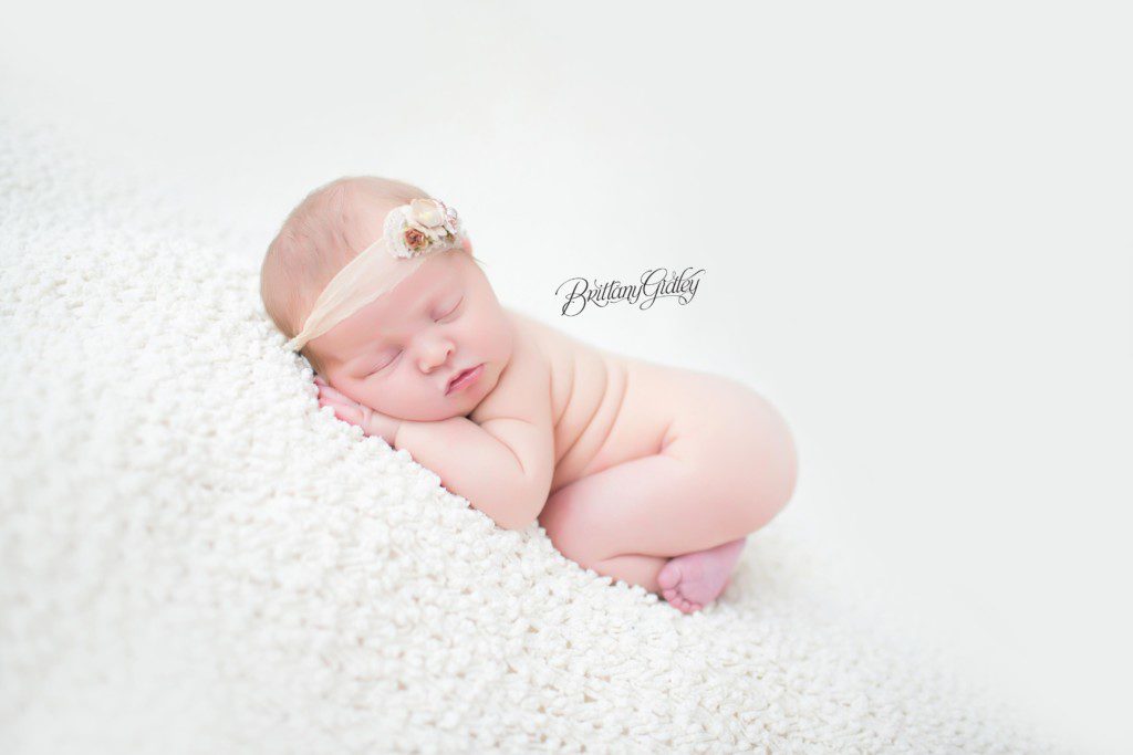 Newborn Baby | Newborn Photography | Newborn Photographer | Cleveland Ohio | www.brittanygidleyphotography.com | Brittany Gidley Photography | Three Girls | Sisters