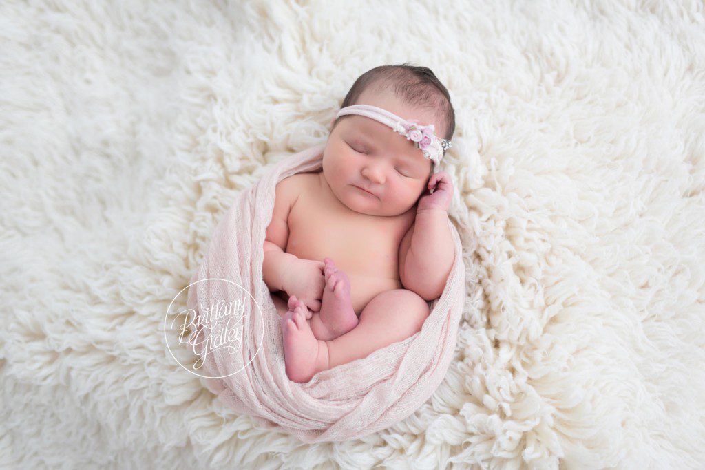 Newborn Photographer Cleveland | Ohio Newborn Studio | Newborn Photography Studio | www.brittanygidleyphotography.com | Brittany Gidley Photography LLC