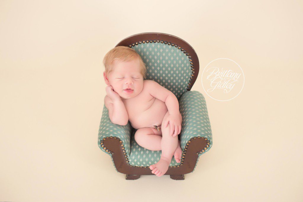 Newborn  Studio | Cleveland Ohio Newborn Photography | www.brittanygidleyphotography.com