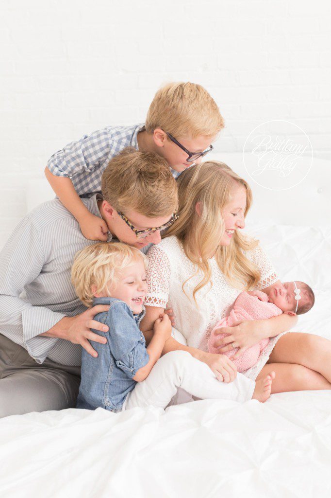 Family Newborn | Newborn Baby Girl | Newborn Posing | Cleveland Ohio