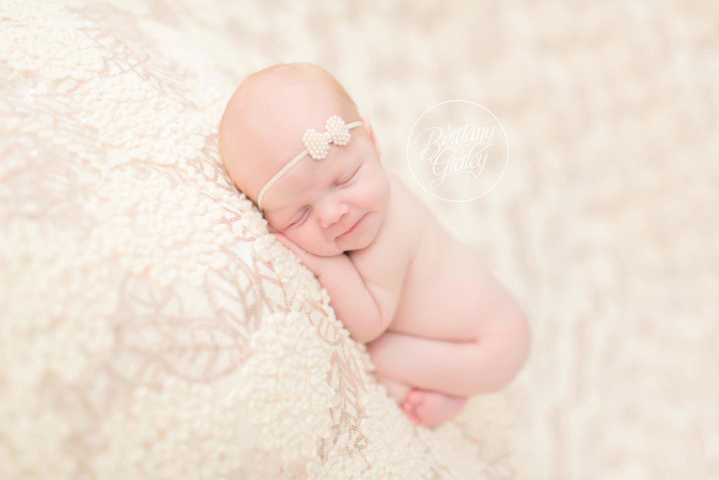 Family | Newborn Girl | Newborn Photography | Newborn Photographer | Siblings | Start With The Best | Brittany Gidley Photography LLC | Cleveland Ohio