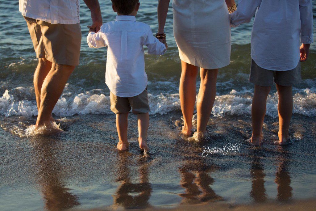 Family Photographer | Cleveland Ohio | Edgewater Beach Park | Lake Erie | Photography