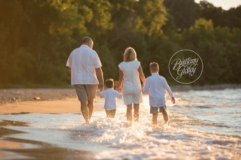 Family Photographer | Cleveland Ohio | Edgewater Beach Park | Lake Erie | Photography