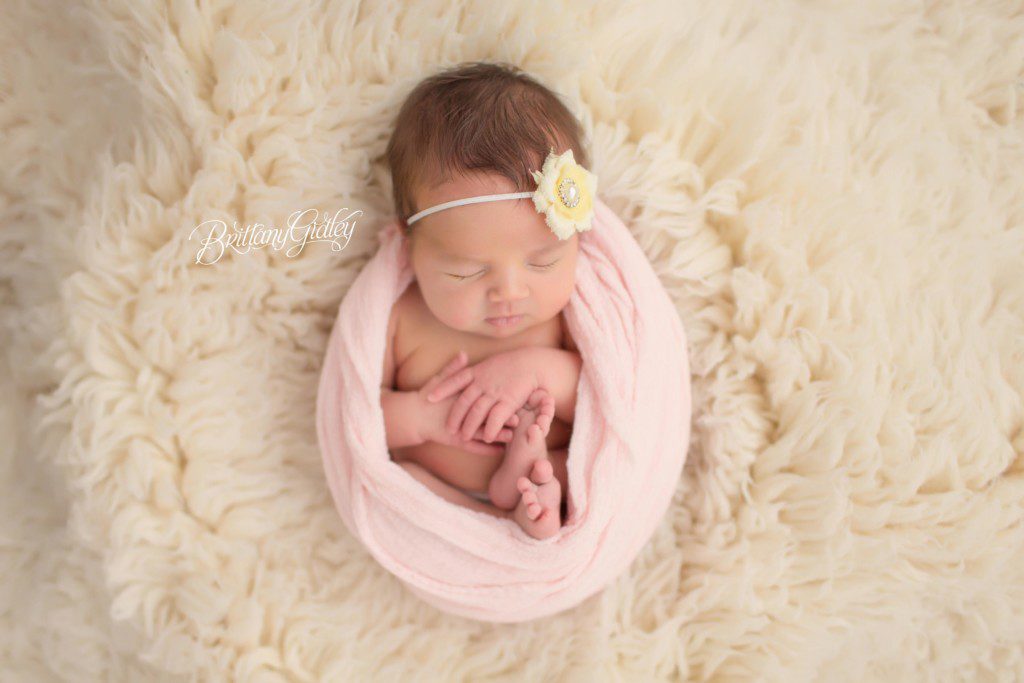 Siblings | Newborn | Little Sister | Clevelands Best Newborn Photographer | Start With The Best | Cleveland