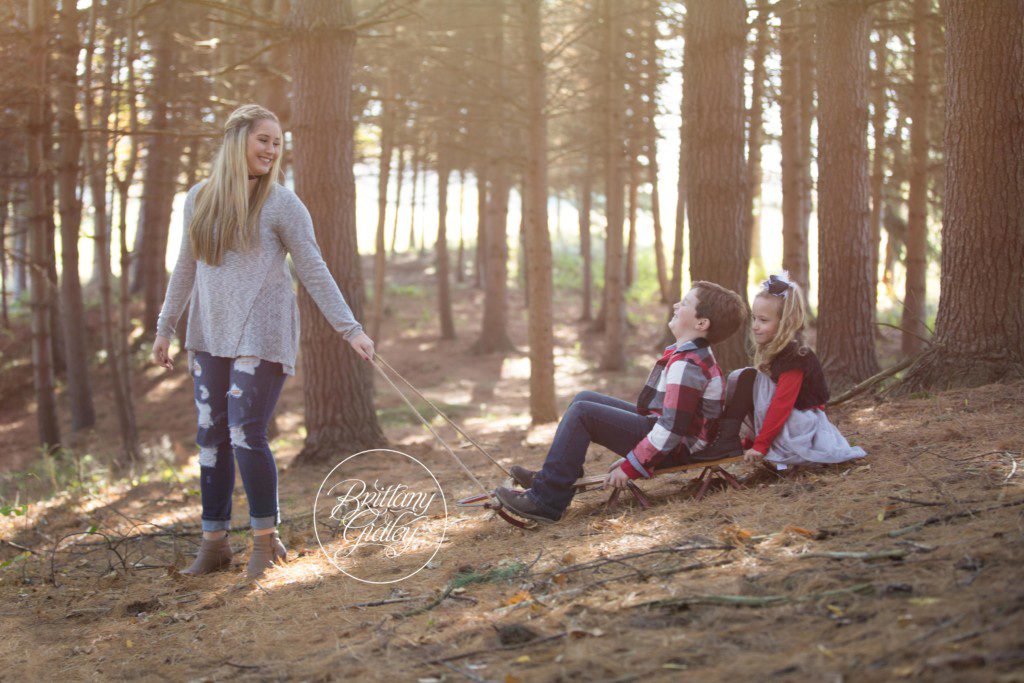 Christmas Kids | Christmas Family | Holiday Card Inspiration | Christmas Photographer | Christmas Mini Session | Dream Minis | Best Photographer | www.brittanygidley.com