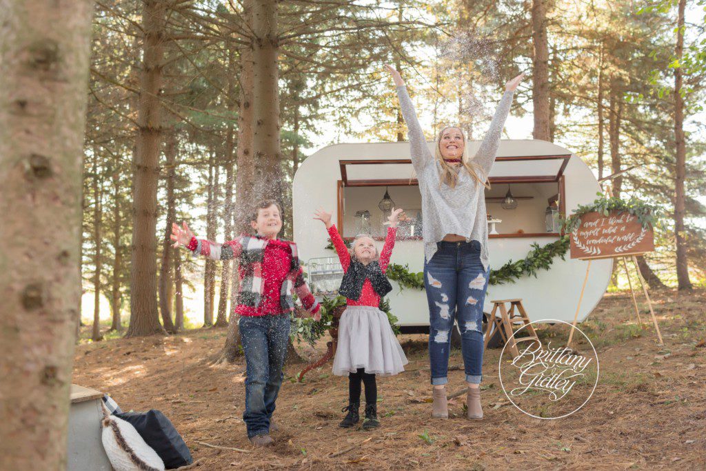Dream Mini Sessions | Photography | Christmas Mini Sessions | Holiday Mini Sessions| Christmas Card Inspiration | Cleveland | Mini Session Inspiration | www.brittanygidley.com