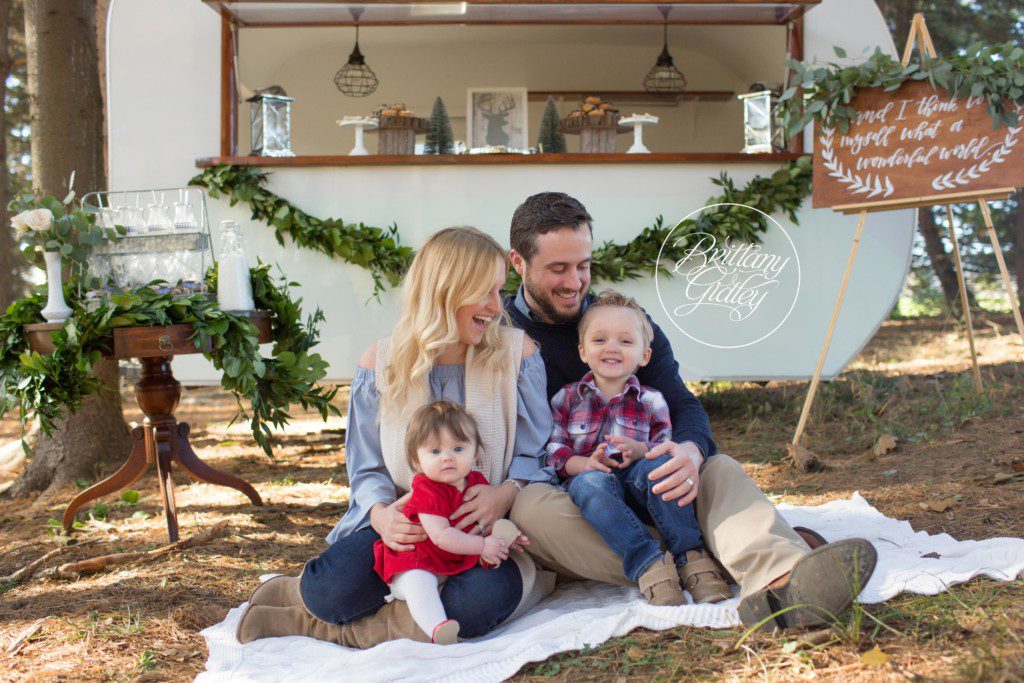 Christmas Kids | Christmas Family | Holiday Card Inspiration | Christmas Photographer | Christmas Mini Session | Dream Minis | Best Photographer | www.brittanygidley.com