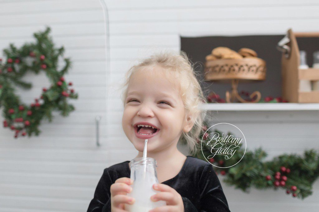 Vintage Camper Holiday Mini Sessions | Woodland Wonders | Best Child Photography | Best Baby Photography | Best Family Photography | Best Newborn Photography
