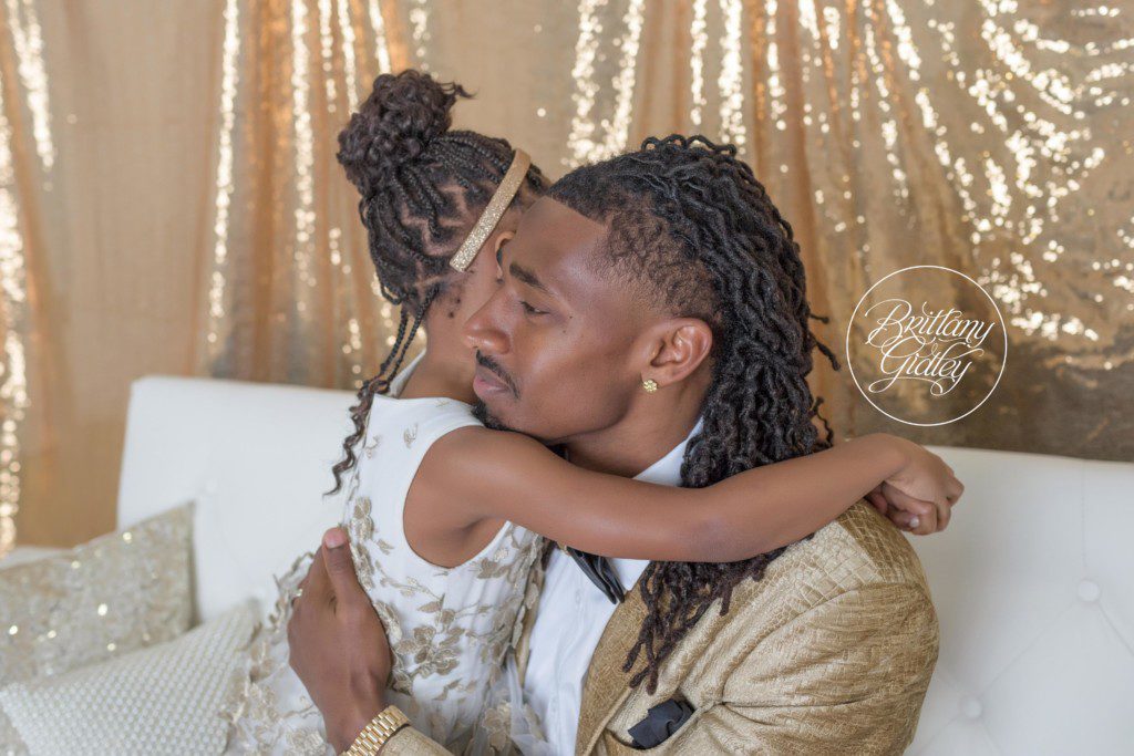 Celebrity Photographer | Cleveland Celebrity Photographer | Sparkle and Shine | Family Photography | Gold | Christmas Images | Dreamy Photography