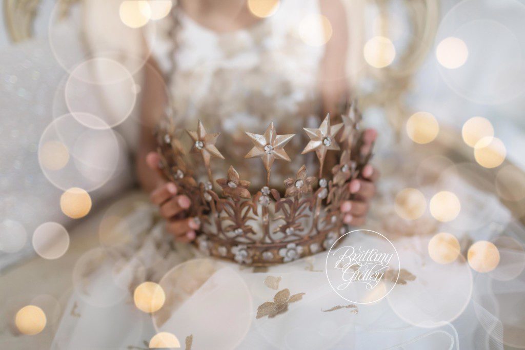 Sparkle and Shine Dream Session | Princess Crown | Christmas Images | Dreamy Photographers