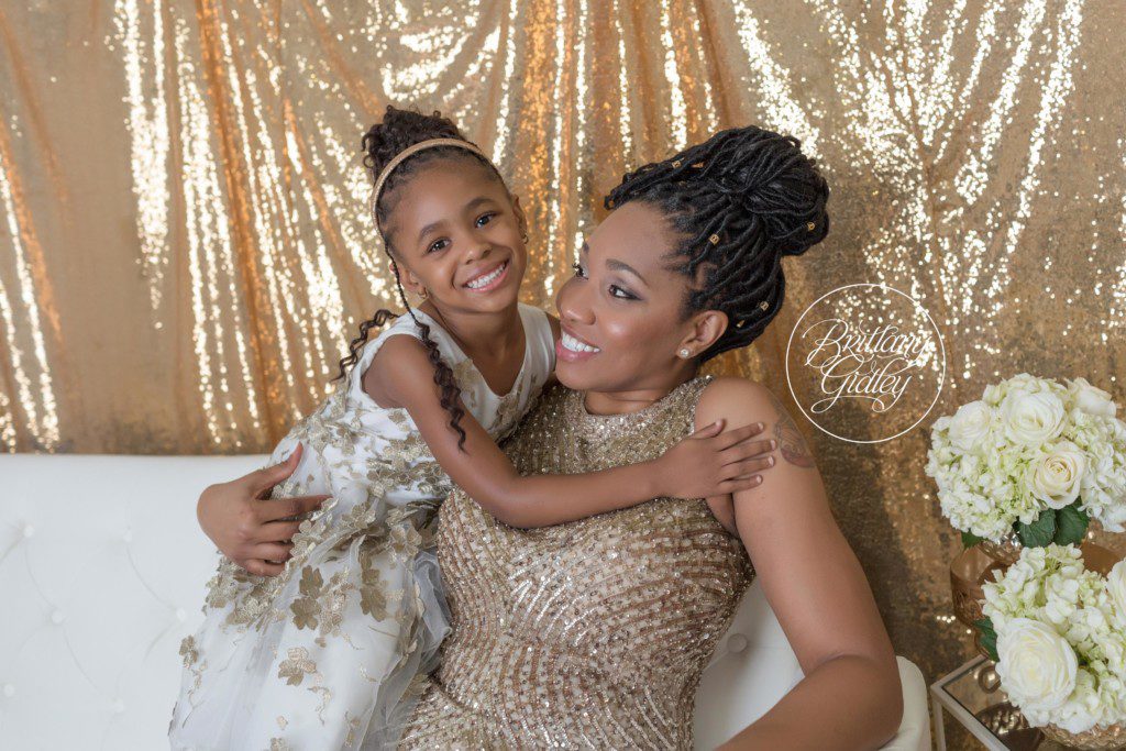 Sparkle and Shine | Family Photography | Gold | Christmas Images | Dreamy Photography