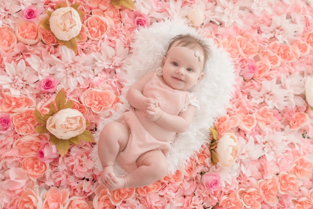 Flower Wall | Floral Dream Session | Start With The Best | Cleveland Baby Photographer | www.brittanygidley.com