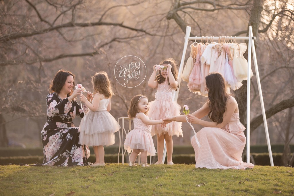 Dress Up Photo Shoot | Mommy and Me Vintage Tea | Whimsical Child Photography | Cleveland Museum of Art | Mommy and Me Photo Shoot