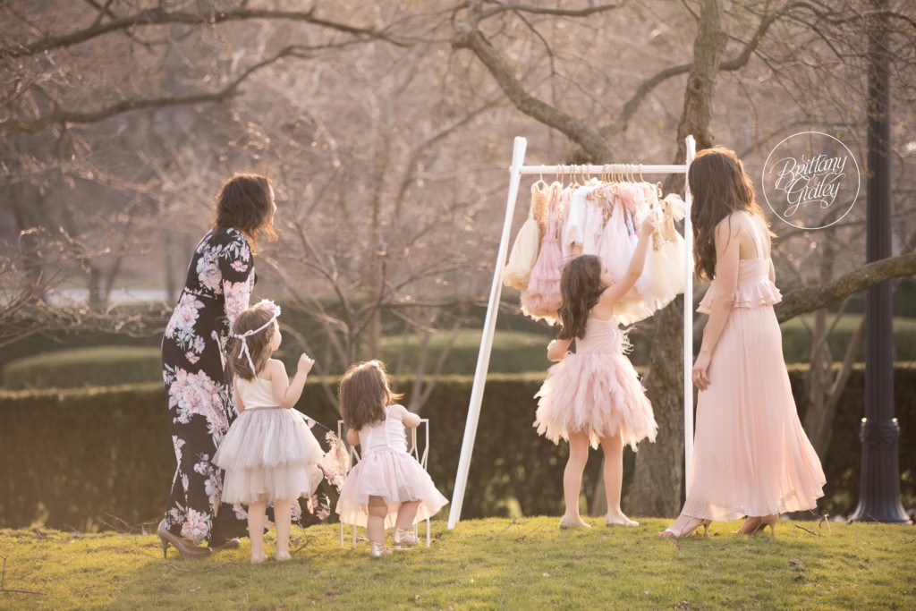 Dress Up Photo Shoot | Mommy and Me Vintage Tea | Whimsical Child Photography | Cleveland Museum of Art | Mommy and Me Photo Shoot