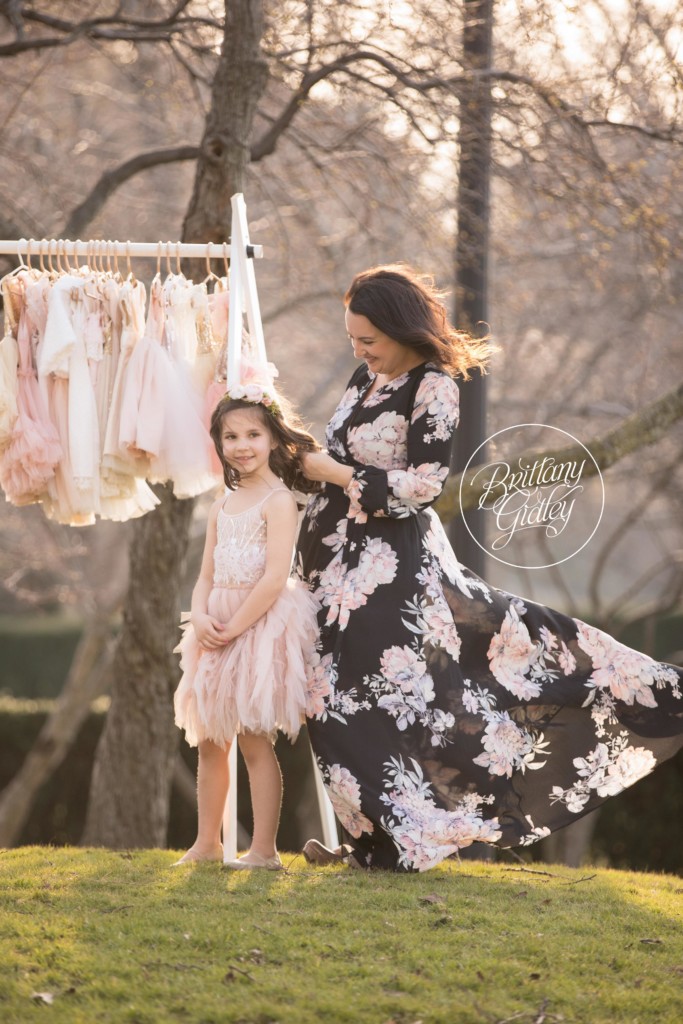 Dress Up Photo Shoot | Mommy and Me Vintage Tea | Whimsical Child Photography | Cleveland Museum of Art | Mommy and Me Photo Shoot