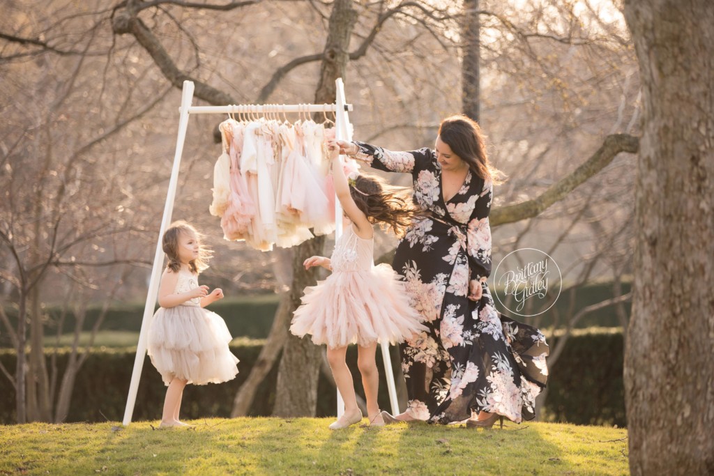 Dress Up Photo Shoot | Mommy and Me | Whimsical Child Photography | Cleveland Museum of Art | Mommy and Me Photo Shoot