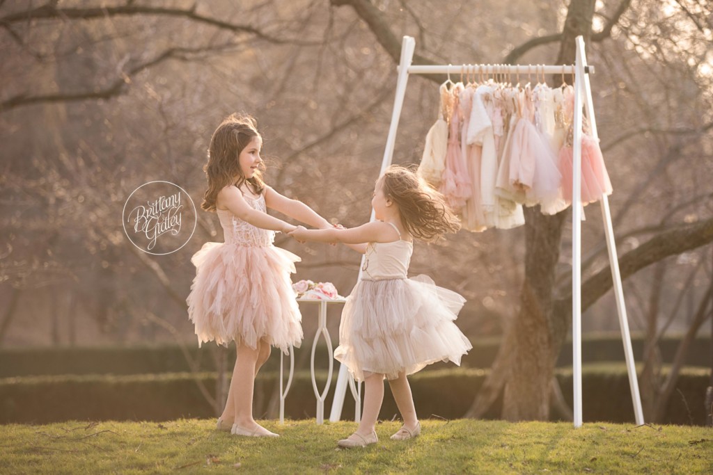 Mommy and Me | Whimsical Child Photography | Cleveland Museum of Art | Mommy and Me Photo Shoot