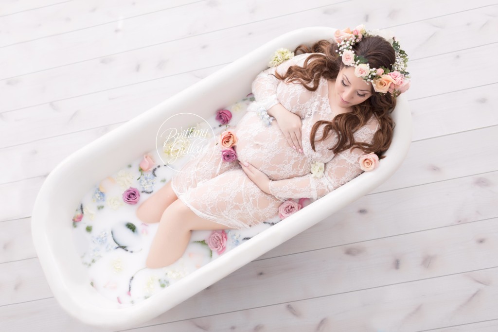 Milk Bath Maternity Photography | Milk Bath Recipe | Fresh Floral Maternity | Best Maternity Photographer