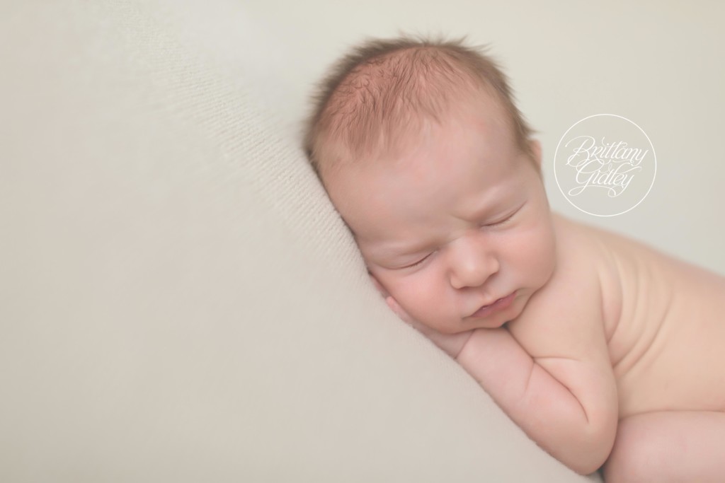 Newborn Posing | Newborn Baby Boy | Baby Pictures | Start With The Best | Cleveland Newborn Photographer | Newborn Photography Cleveland Ohio | Newborn Boy | www.brittanygidleyphotography.com