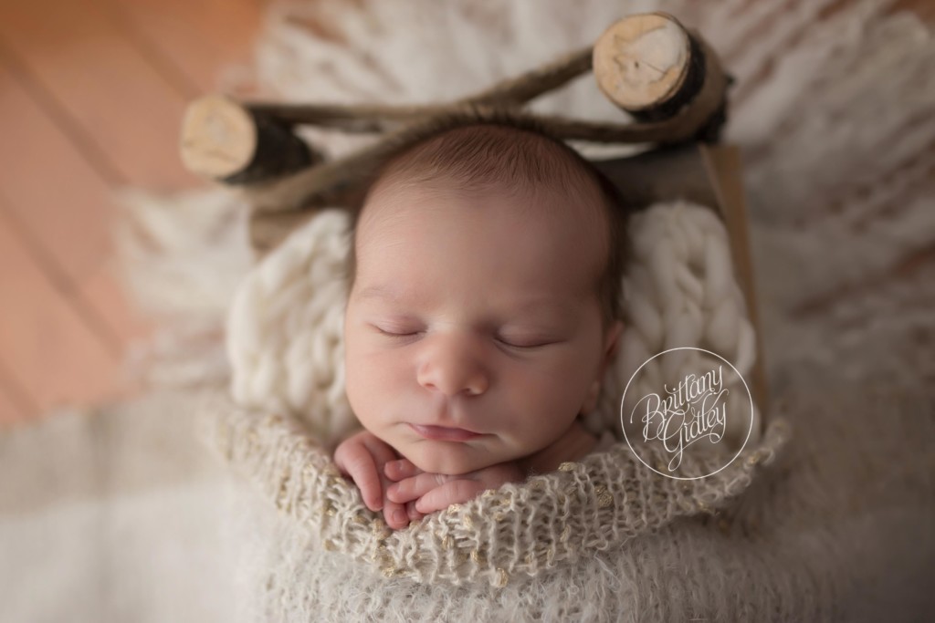 Newborn | Newborn Baby Boy | Baby Pictures | Start With The Best | Cleveland Newborn Photographer | Newborn Photography Cleveland Ohio | Newborn Boy | www.brittanygidleyphotography.com